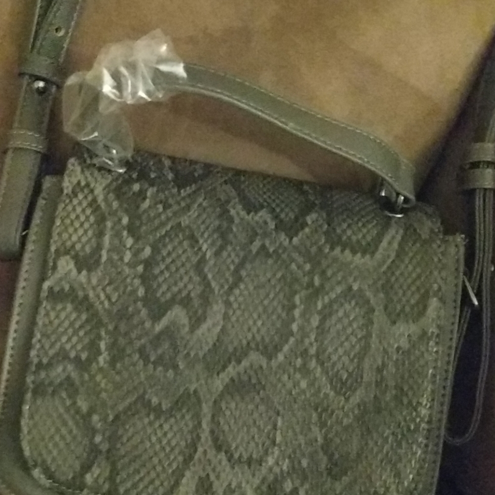 NEW Jaclyn Smith handbag with shoulder strap